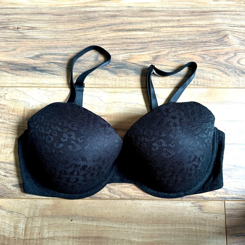 Victoria’s Secret Pink Lightly Lined Black Leopard Lace 34DD